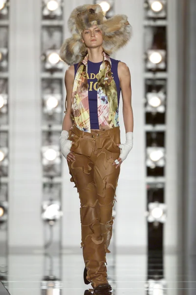 Look 30